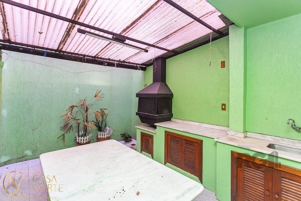 Apartamento à venda com 2 quartos, 83m², Avenida Cairu no bairro Navegantes em Porto Alegre