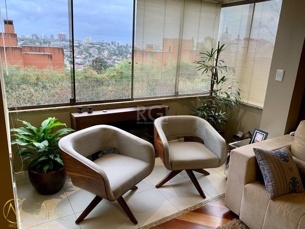 Apartamento à venda com 2 quartos, 91m², 1 suíte, 2 vagas, Rua Araruama no bairro Vila Jardim em Porto Alegre