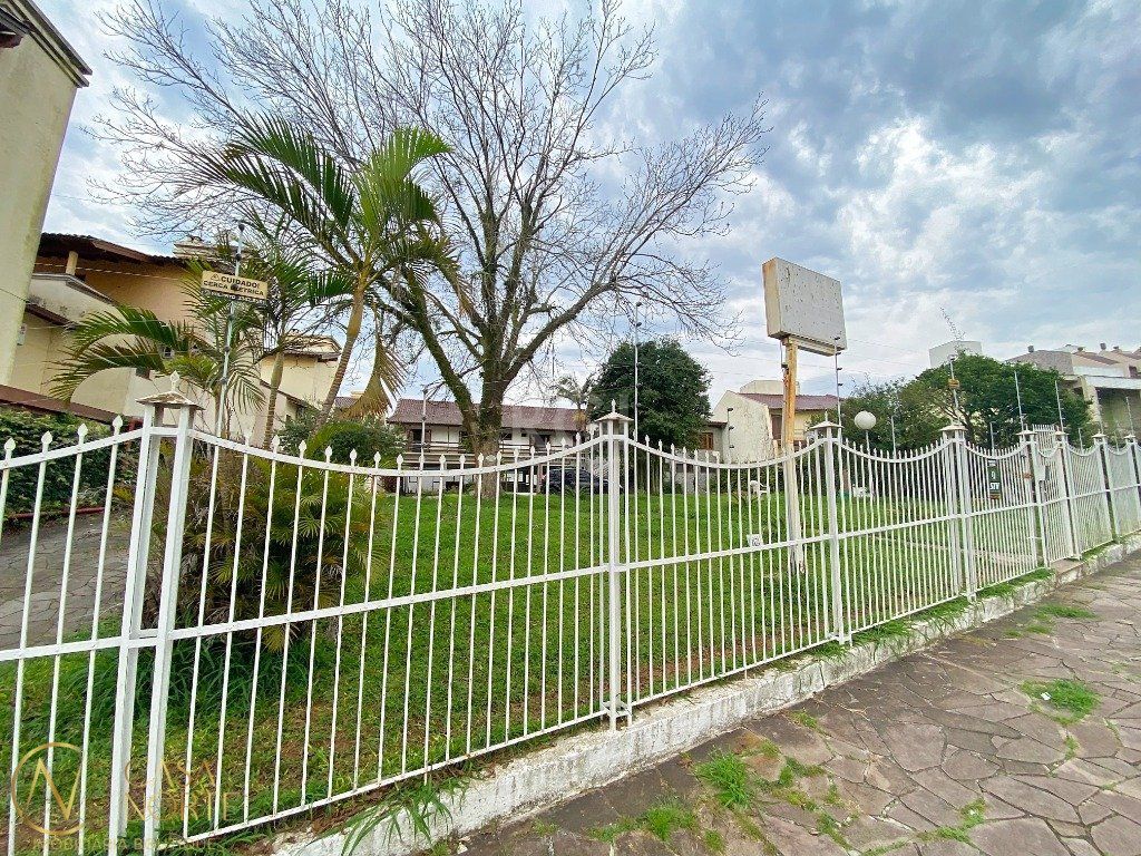 Casa Comercial à venda , 840m², 10 vagas, Rua Catumbi no bairro Medianeira em Porto Alegre
