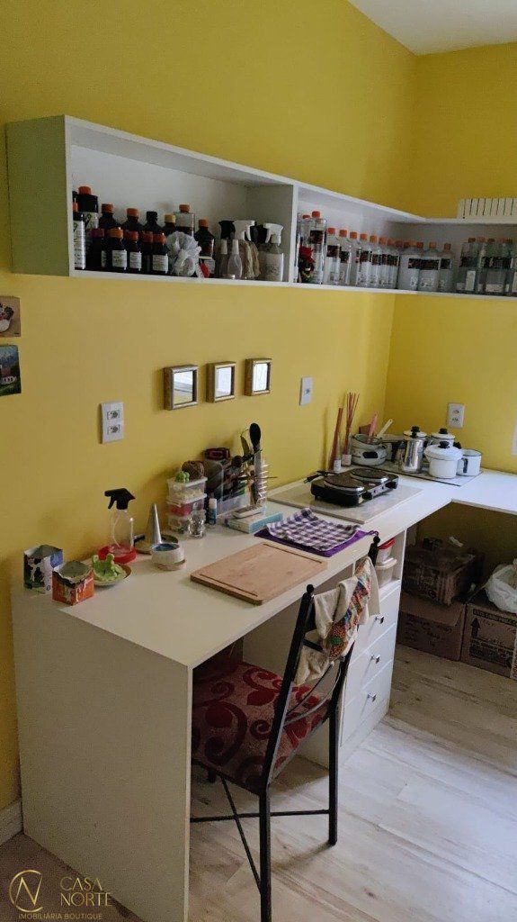 Casa à venda com 3 quartos, 300m², 1 suíte, 4 vagas, Rua Lola de Oliveira no bairro Parque Santa Fé em Porto Alegre