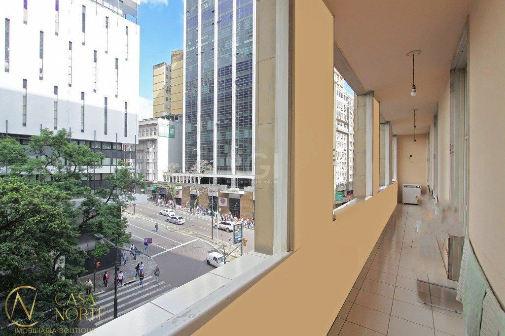 Apartamento à venda com 3 quartos, 200m², Avenida Borges de Medeiros no bairro Centro Histórico em Porto Alegre