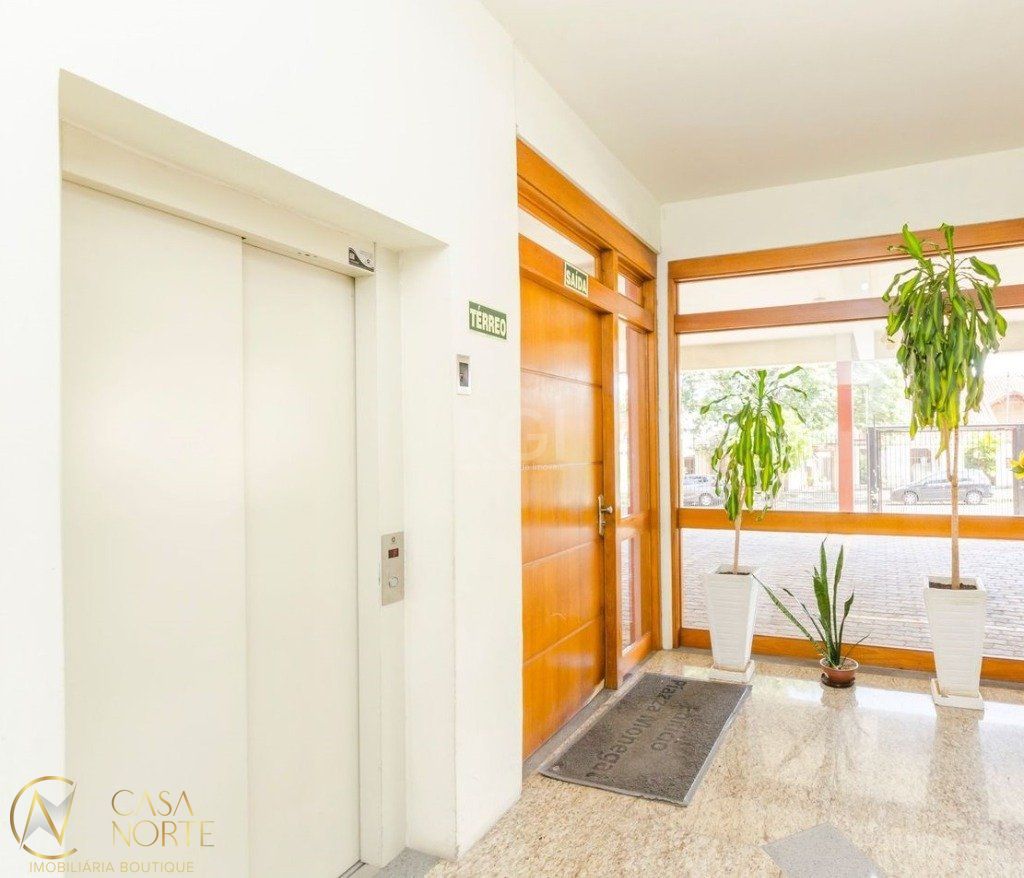 Apartamento à venda com 3 quartos, 83m², 1 suíte, 1 vaga, Rua Cangussu no bairro Nonoai em Porto Alegre