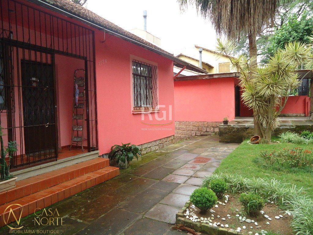 Casa à venda com 2 quartos, 165m², 3 vagas, Avenida Engenheiro Ludolfo Boehl no bairro Teresópolis em Porto Alegre