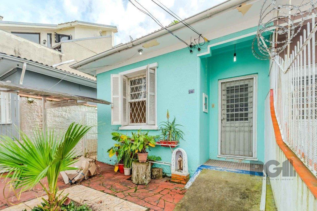 Casa à venda com 3 quartos, 86m², Rua Professor Clemente Pinto no bairro Medianeira em Porto Alegre