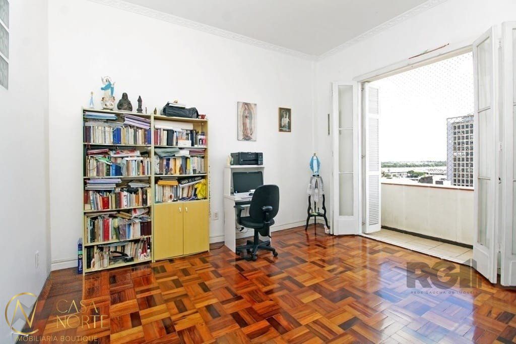 Apartamento à venda com 3 quartos, 101m², 1 suíte, Rua Doutor Barros Cassal no bairro Floresta em Porto Alegre