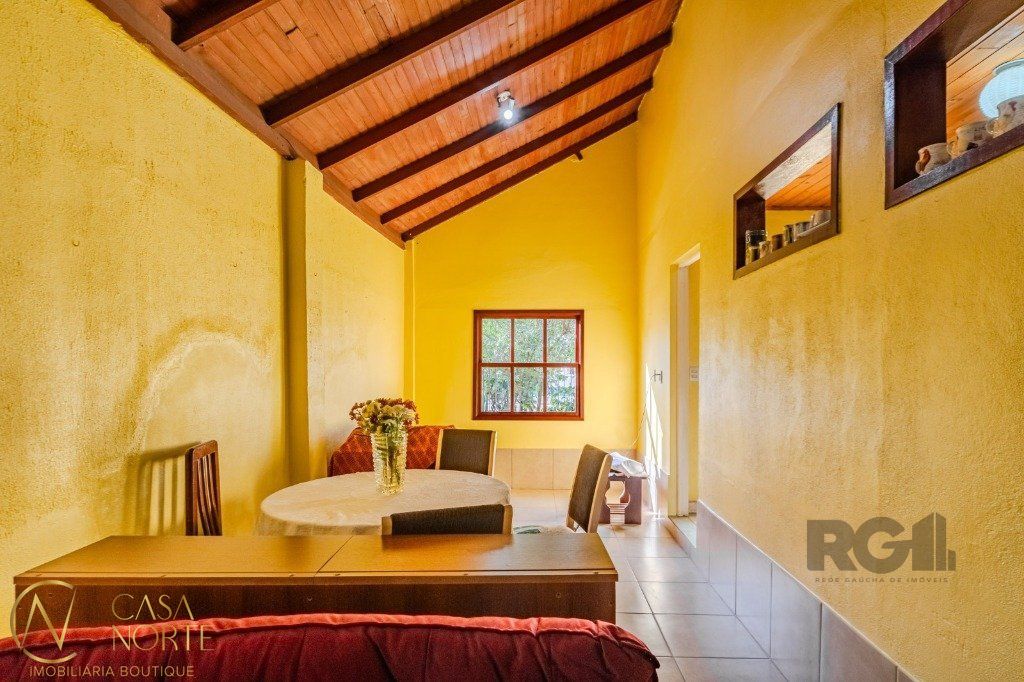 Casa à venda com 2 quartos, 157m², 3 vagas, Avenida Juca Batista no bairro Hípica em Porto Alegre