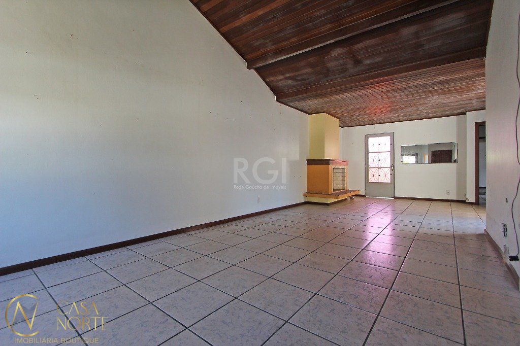 Casa à venda com 3 quartos, 120m², 1 suíte, 3 vagas, Rua Pasteur no bairro Ipanema em Porto Alegre