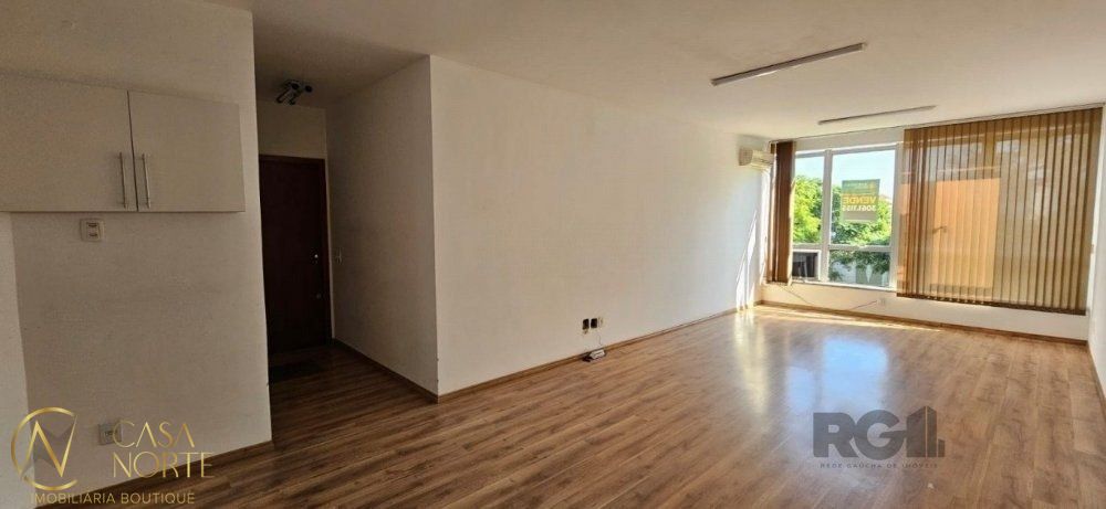 Sala Comercial à venda , 44m², Rua Felix da Cunha no bairro Floresta em Porto Alegre