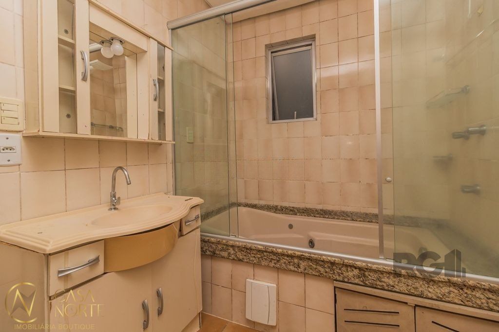 Apartamento à venda com 3 quartos, 100m², 1 vaga, Rua Santo Antônio no bairro Floresta em Porto Alegre