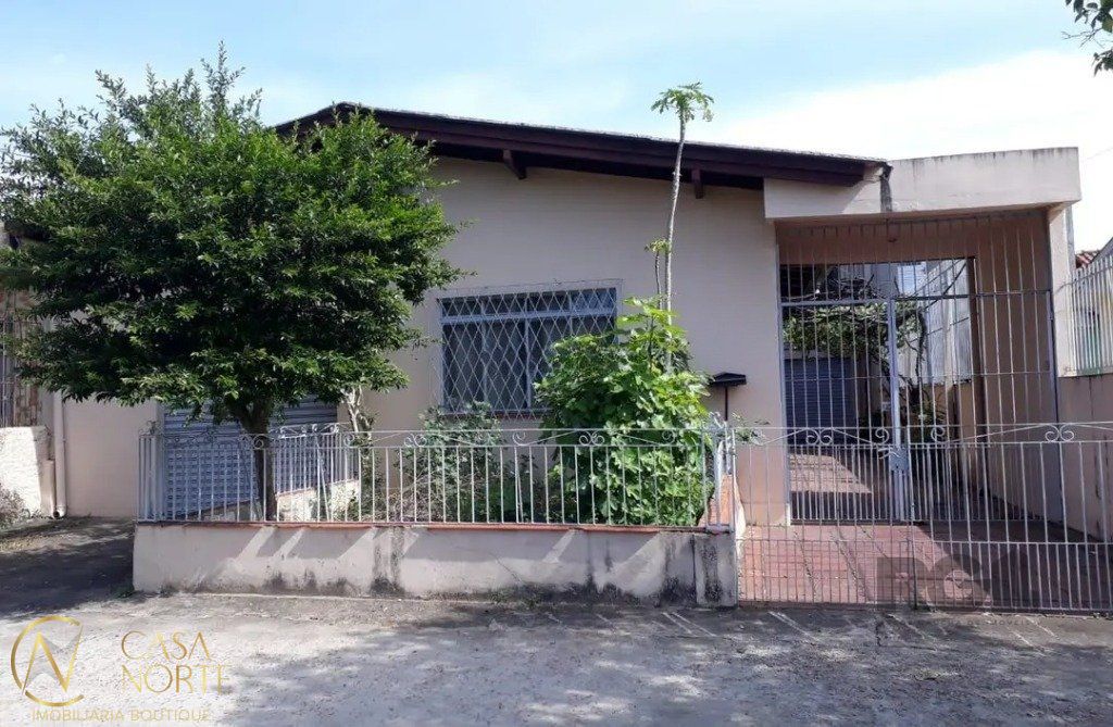 Casa à venda com 5 quartos, 268m², 3 vagas, Rua Sezefredo Ignácio de Oliveira no bairro Passo das Pedras em Porto Alegre