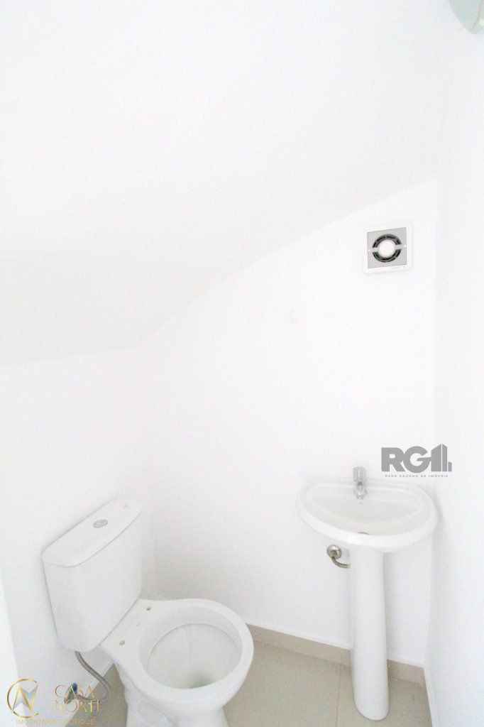 Casa de Condomínio à venda com 2 quartos, 70m², 1 vaga, Rua Cangussu no bairro Nonoai em Porto Alegre