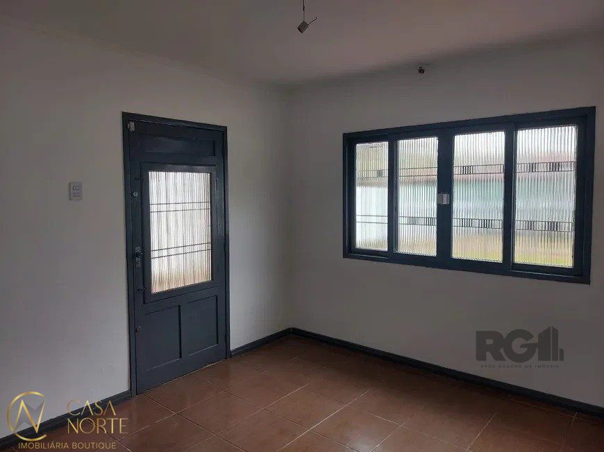 Casa à venda com 2 quartos, 115m², 2 vagas, Rua Rezende Costa no bairro Sarandi em Porto Alegre