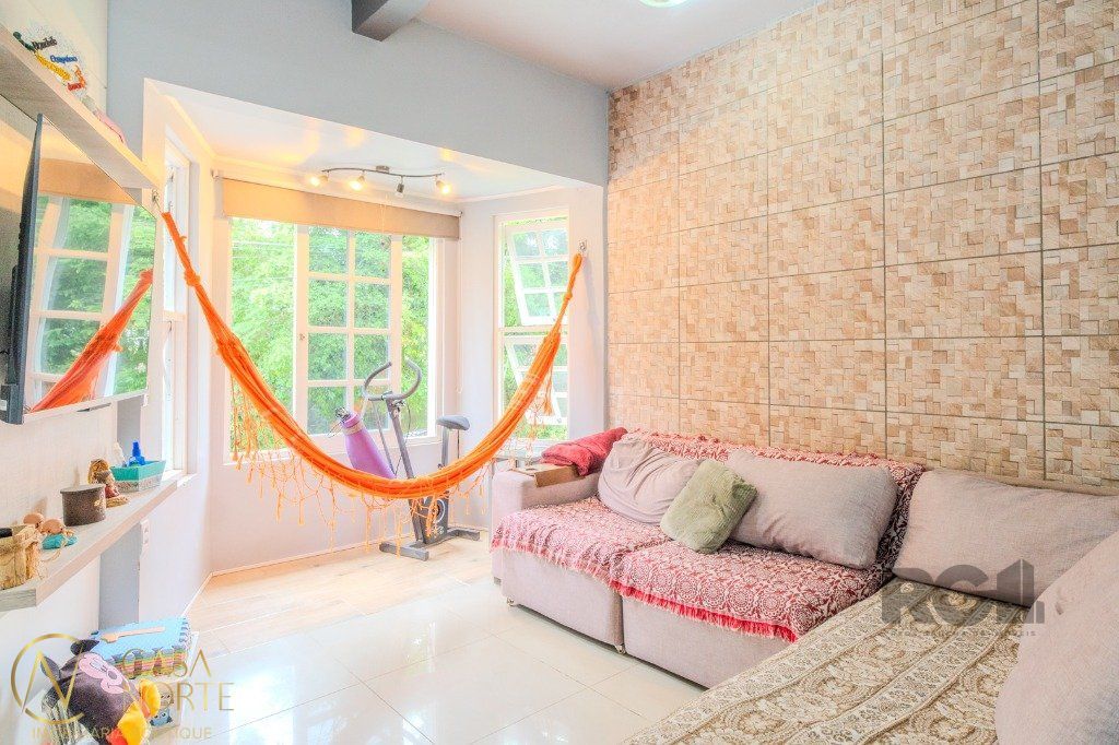 Casa de Condomínio à venda com 3 quartos, 80m², 2 vagas, Rua Amapa no bairro Vila Nova em Porto Alegre