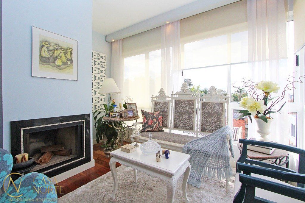 Apartamento à venda com 2 quartos, 83m², 1 suíte, 1 vaga, Rua Joaquim Cruz no bairro Santo Antônio em Porto Alegre