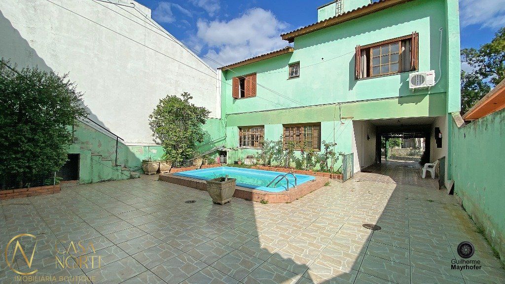 Casa à venda com 5 quartos, 400m², 1 suíte, 3 vagas, Rua Leite de Castro no bairro Jardim Itu em Porto Alegre