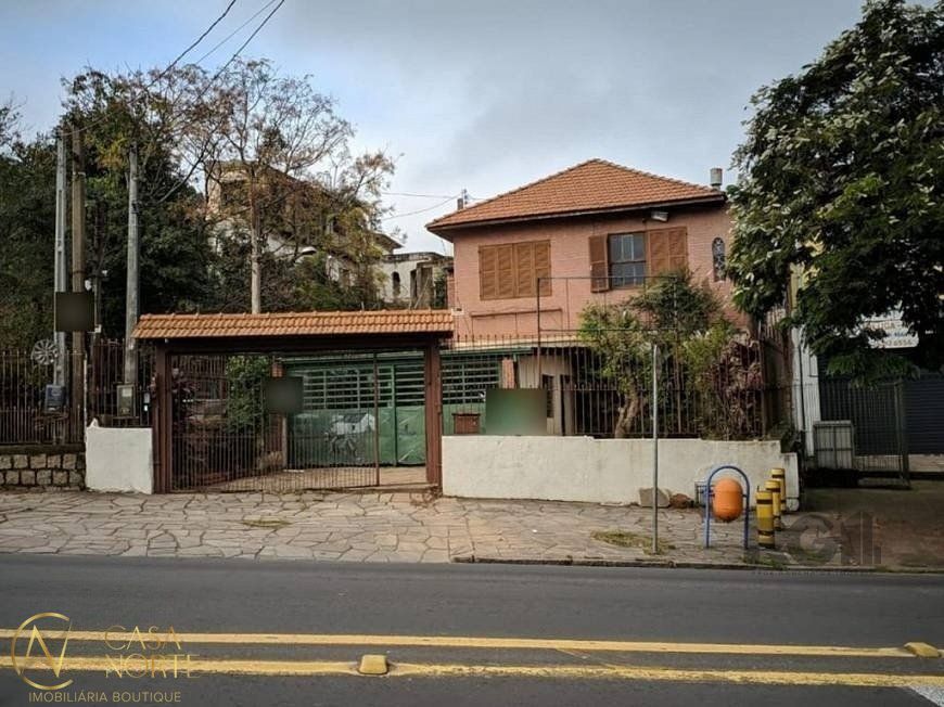 Casa à venda com 5 quartos, 200m², 1 suíte, 4 vagas, Avenida Professor Oscar Pereira no bairro Glória em Porto Alegre