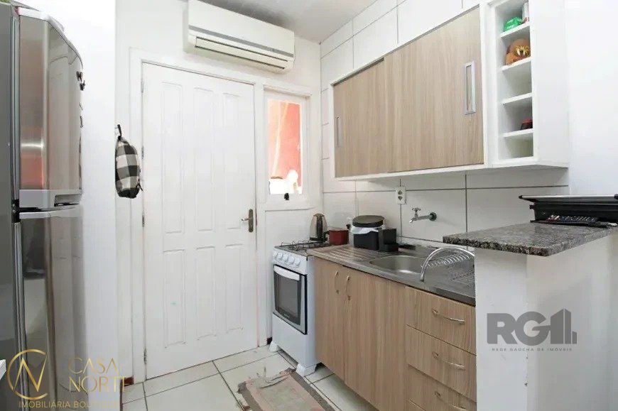 Casa à venda com 1 quarto, 45m², 1 vaga, Rua Padre Oscar Puhl no bairro Hípica em Porto Alegre