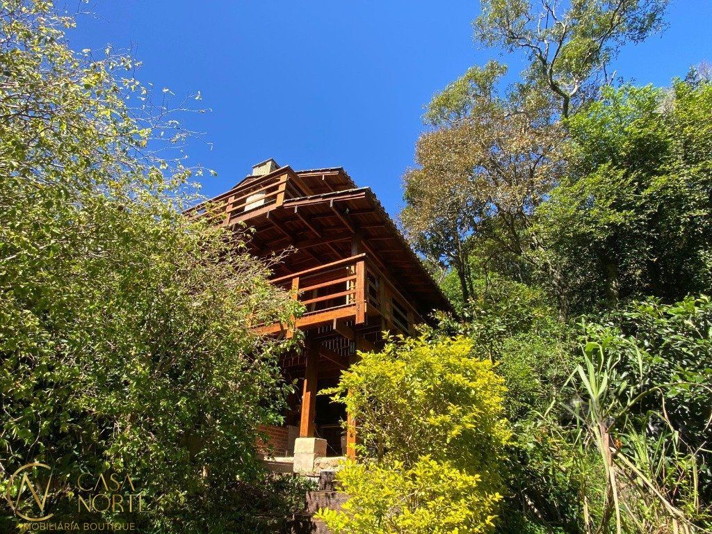 Casa à venda com 3 quartos, 120m², 3 vagas, Rua Fernando Osorio no bairro Teresópolis em Porto Alegre