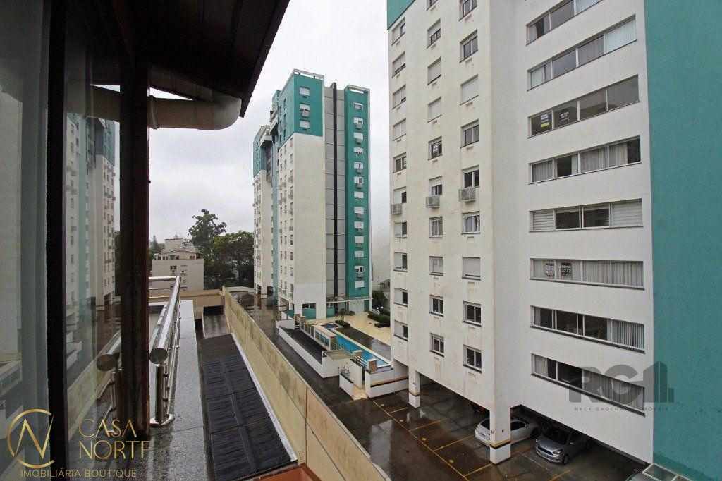 Cobertura à venda com 4 quartos, 152m², 3 vagas, Rua Geraldo Souza Moreira no bairro Passo da Areia em Porto Alegre
