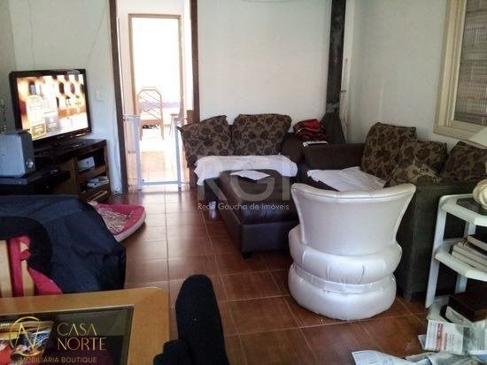 Casa à venda com 3 quartos, 80m², 1 suíte, 2 vagas, Rua Marechal Mesquita no bairro Teresópolis em Porto Alegre