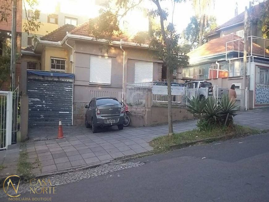 Casa à venda com 2 quartos, 144m², 1 suíte, 4 vagas, Rua Jaime Telles no bairro Petrópolis em Porto Alegre