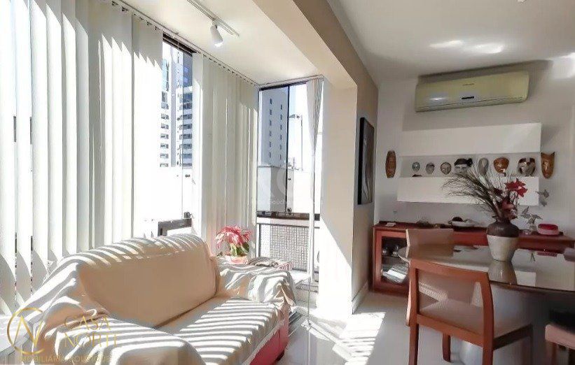 Cobertura à venda com 4 quartos, 189m², 2 suítes, 2 vagas, Rua Santana no bairro Farroupilha em Porto Alegre