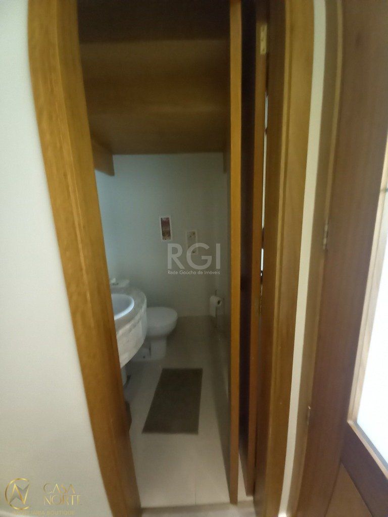 Casa de Condomínio à venda com 3 quartos, 138m², 1 suíte, 2 vagas, Rua Conselheiro Xavier da Costa no bairro Ipanema em Porto Alegre