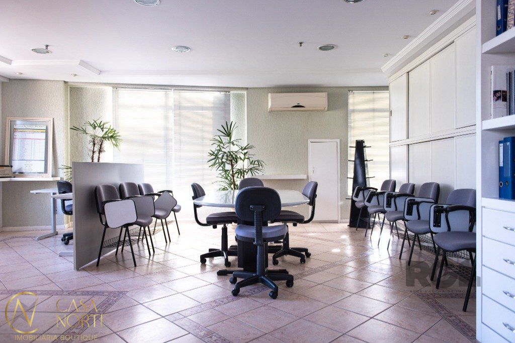 Sala Comercial à venda , 160m², 2 vagas, Rua Felicíssimo de Azevedo no bairro Auxiliadora em Porto Alegre