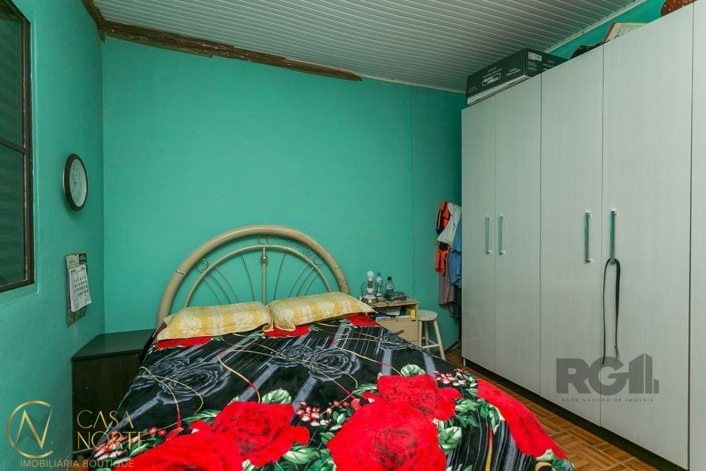 Casa à venda com 2 quartos, 84m², 1 vaga, Rua Curupaiti no bairro Cristal em Porto Alegre