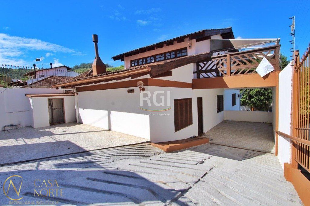 Casa à venda com 4 quartos, 185m², 2 suítes, Rua Silverio Souto no bairro Teresópolis em Porto Alegre