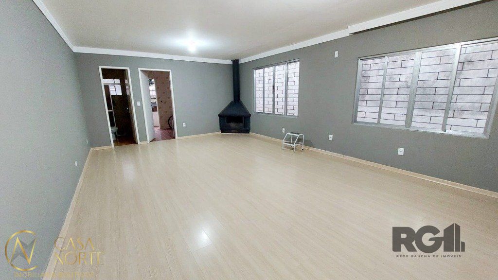 Casa à venda com 3 quartos, 200m², 1 suíte, 3 vagas, Rua Damasco no bairro Azenha em Porto Alegre