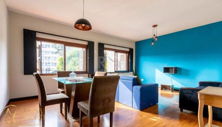 Apartamento à venda com 2 quartos, 95m², 1 suíte, Rua Domingos Crescencio no bairro Santana em Porto Alegre