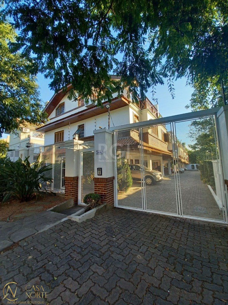 Casa de Condomínio à venda com 3 quartos, 138m², 1 suíte, 2 vagas, Rua Conselheiro Xavier da Costa no bairro Ipanema em Porto Alegre