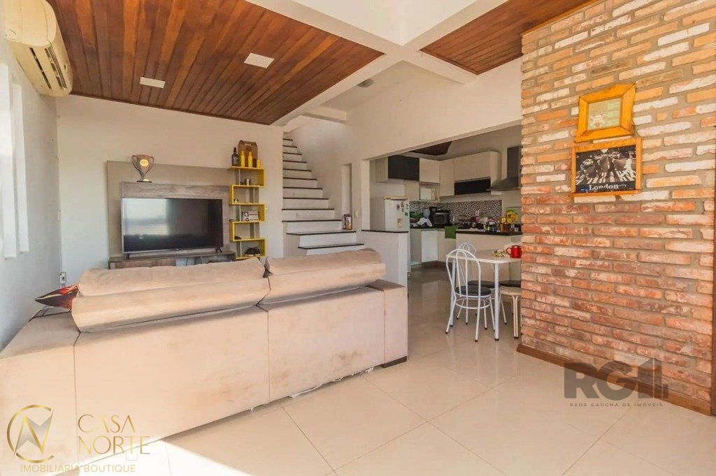 Casa à venda com 3 quartos, 180m², 1 suíte, 2 vagas, Rua Santiago Dantas no bairro Cascata em Porto Alegre