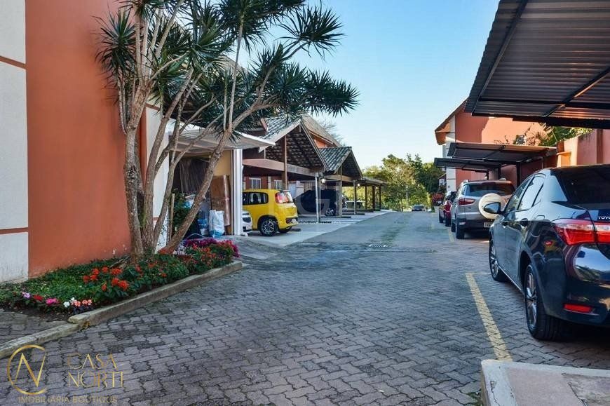 Casa de Condomínio à venda com 4 quartos, 149m², 1 suíte, 2 vagas, Rua Sepe Tiaraju no bairro Medianeira em Porto Alegre