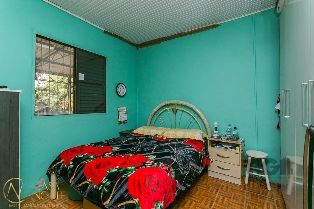 Casa à venda com 2 quartos, 84m², 1 vaga, Rua Curupaiti no bairro Cristal em Porto Alegre