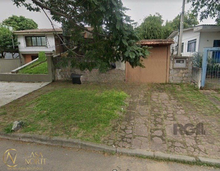 Casa à venda com 3 quartos, 140m², 3 vagas, Rua Pascoa no bairro Bom Jesus em Porto Alegre