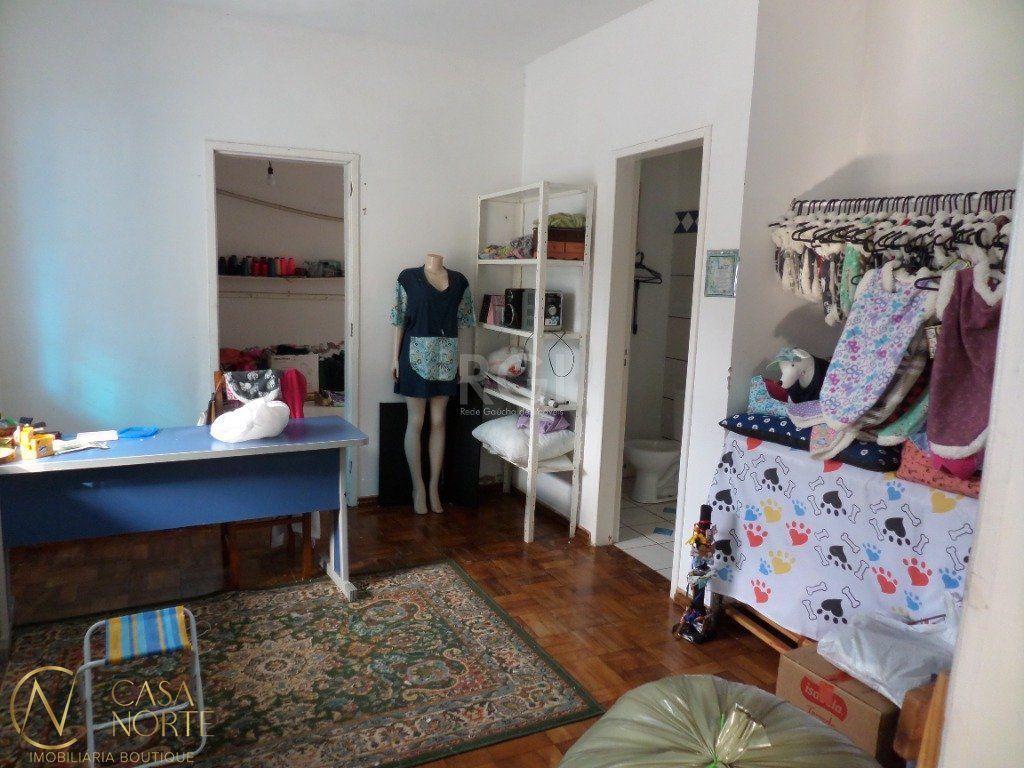 Casa à venda com 5 quartos, 153m², 3 suítes, 4 vagas, Rua Antônio Alvares Pereira Coruja no bairro Jardim Sabará em Porto Alegre
