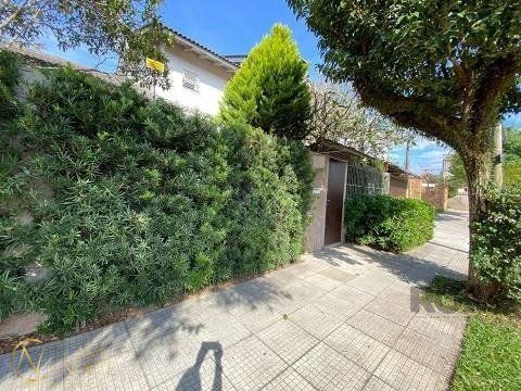 Casa à venda com 3 quartos, 197m², 1 suíte, 2 vagas, Rua Cesar de Castro no bairro Teresópolis em Porto Alegre