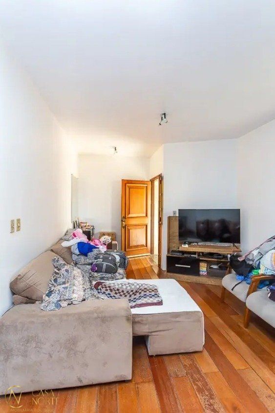 Casa à venda com 3 quartos, 160m², 1 suíte, 4 vagas, Rua Fernando Cortez no bairro Cristo Redentor em Porto Alegre