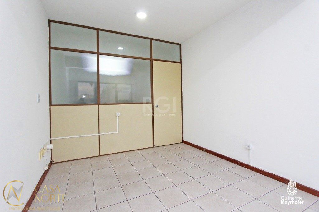Sala Comercial à venda , 35m², 1 vaga, Rua Jari no bairro Passo da Areia em Porto Alegre