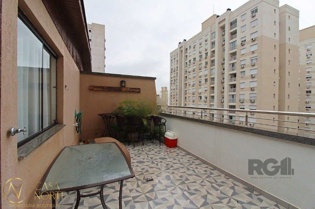 Cobertura à venda com 4 quartos, 152m², 3 vagas, Rua Geraldo Souza Moreira no bairro Passo da Areia em Porto Alegre