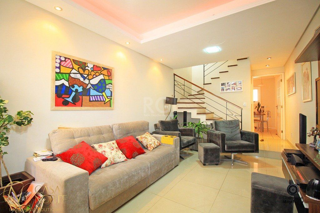 Casa de Condomínio à venda com 3 quartos, 158m², 1 suíte, 2 vagas, Avenida Arnaldo Bohrer no bairro Teresópolis em Porto Alegre
