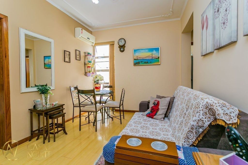 Apartamento à venda com 2 quartos, 56m², Rua Teixeira de Freitas no bairro Santo Antônio em Porto Alegre