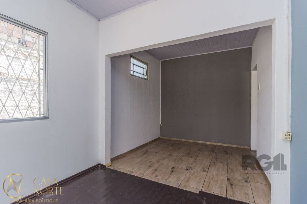 Casa à venda com 5 quartos, 160m², 3 vagas, Avenida Toledo Piza no bairro Sarandi em Porto Alegre