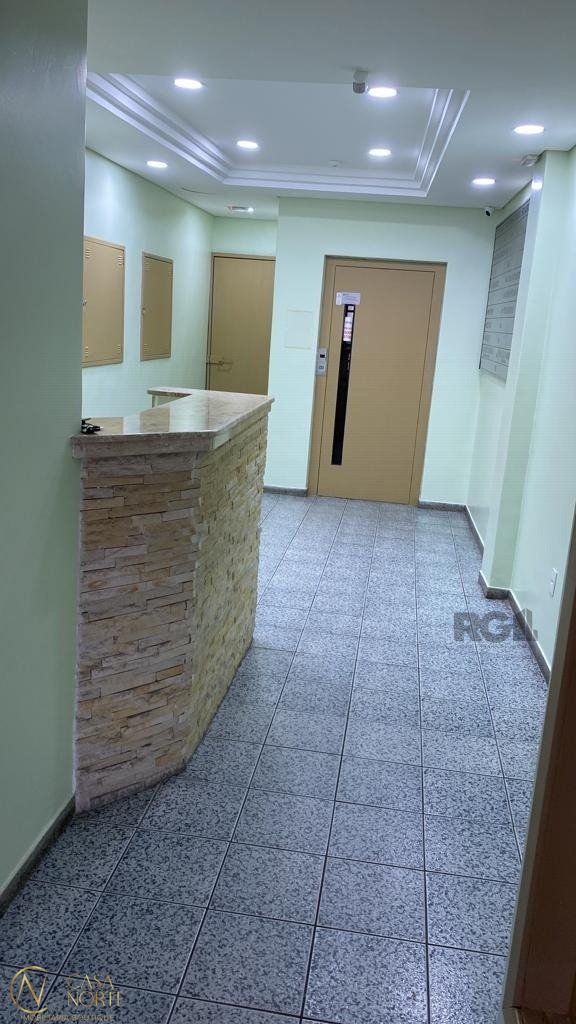 Sala Comercial à venda , 44m², Avenida Cristóvão Colombo no bairro Floresta em Porto Alegre