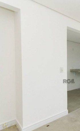 Apartamento à venda com 2 quartos, 650m², 1 suíte, 1 vaga, Praça Doutor Gastao Santos no bairro Passo da Areia em Porto Alegre