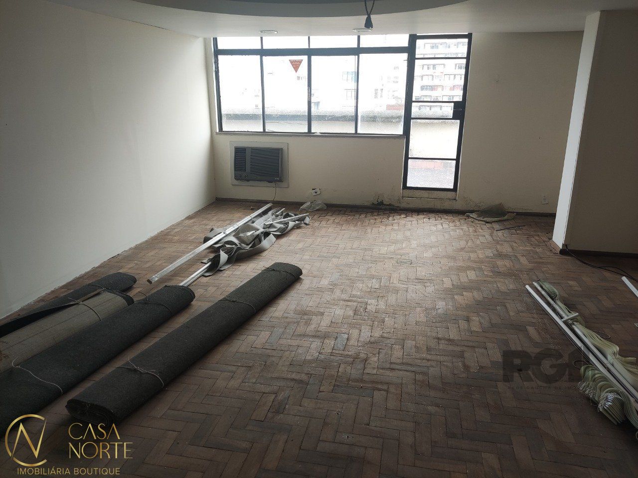 Sala Comercial à venda , 155m², Rua dos Andradas no bairro Centro Histórico em Porto Alegre