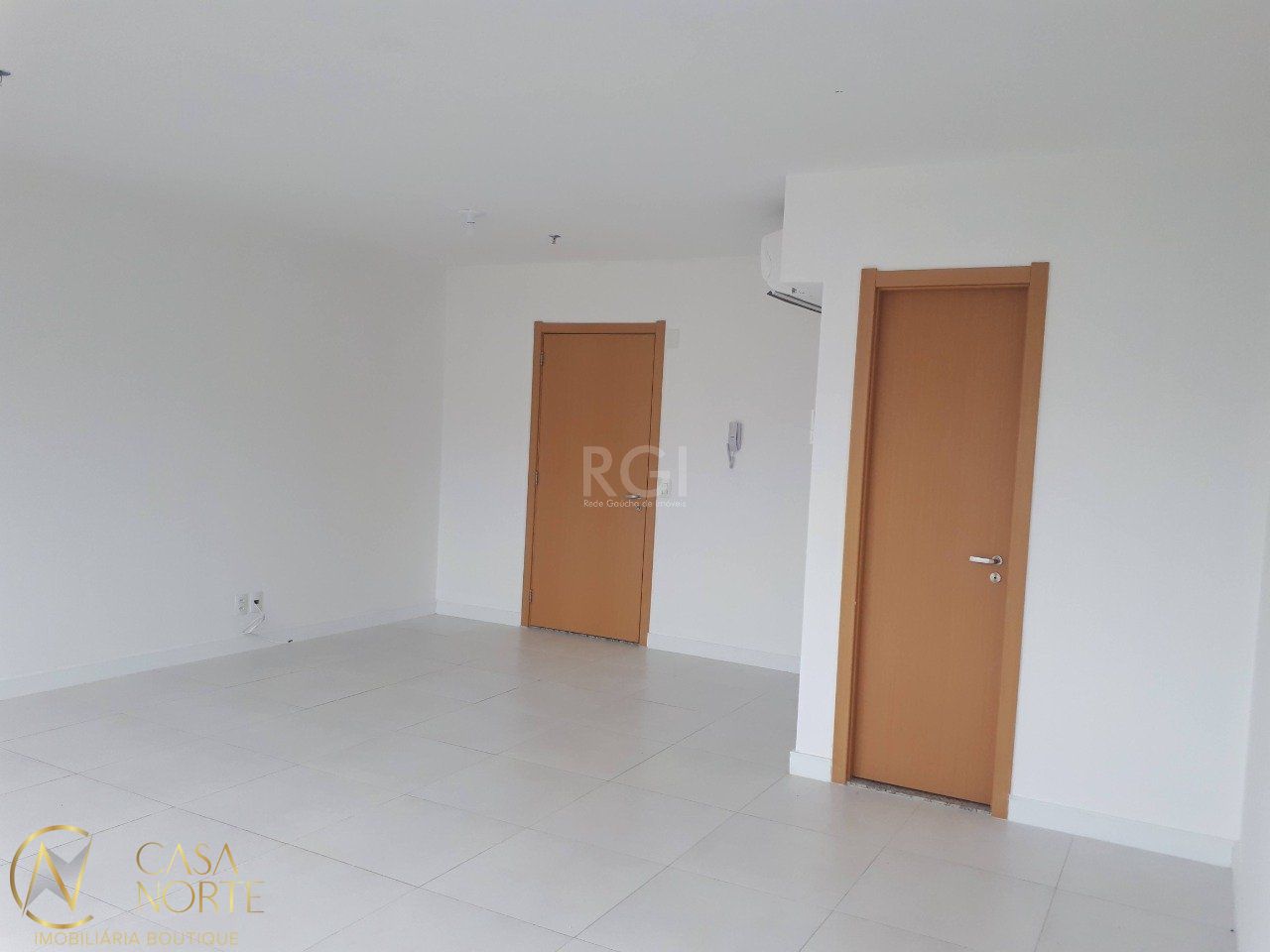 Sala Comercial à venda , 35m², Avenida Loureiro da Silva no bairro Cidade Baixa em Porto Alegre