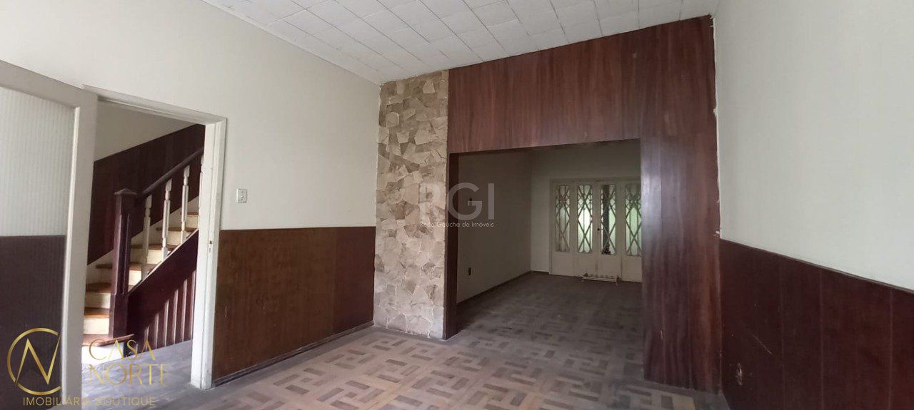Casa à venda com 3 quartos, 130m², Rua Santo Antônio no bairro Floresta em Porto Alegre